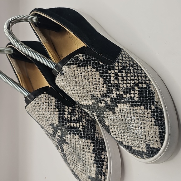 Vionic Shoes - Vionic Slip-on Loafer, Black, Snake Print Size 7 Womens